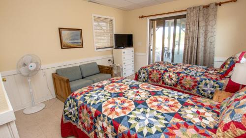 Voodi või voodid majutusasutuse Semi-Oceanfront, Ocean Views, 200 ft to Beach access, Dogs Welcome, KD242, Fitzs Wave Watcher toas