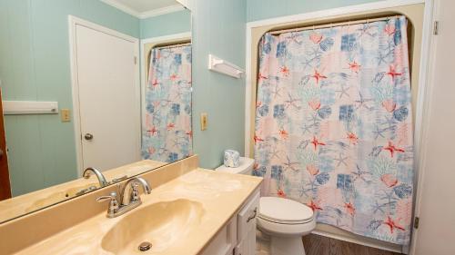 Vannituba majutusasutuses Oceanside, Private Pool, Ocean Views, Close to Beach, KD246, Fitzgerald