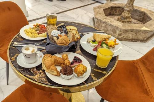 Mad på hotellet eller i nærheden