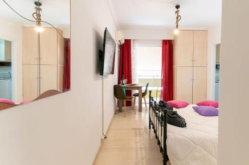 Maria's Apartment 1ος όροφος δίπλα στο Νοσοκομείο Παίδων και στο Λαϊκό