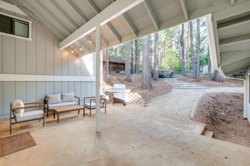 Gallery image of Pollock Pines Cabin Game Room with AandC and Heat! in Pollock Pines