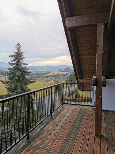 Balkón nebo terasa v ubytování Rodinná Rezidence Žihobce - prázdninový dům