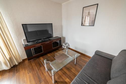 Bulwar Kurlandzki Vistula Apartment by BookingHost