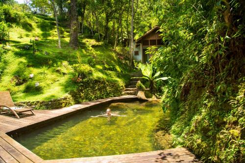 Un jardín fuera de Pousada Tijupá
