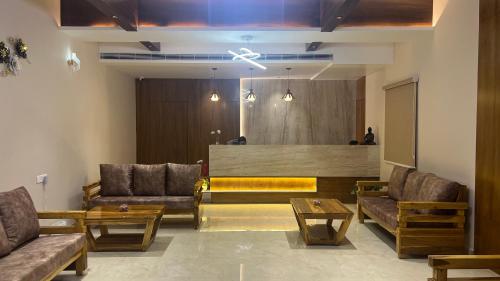 Zona de estar de Hotel Ceasta, Beside US Consulate Hyderabad, Gachibowli
