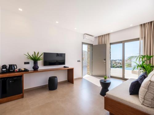 Evi Suites & Villas