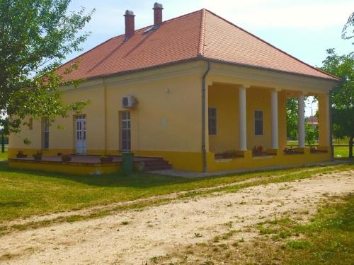 Akácliget Gyógy-és Strandfürdő 5300 Karcag, Fürdő utca 3. kép - 3