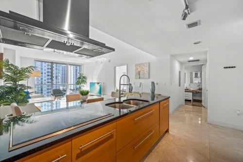 ICON W BRICKELL LUXURY CONDO Image