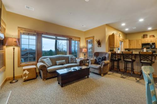 7320 Creekside Condo – Photos 2