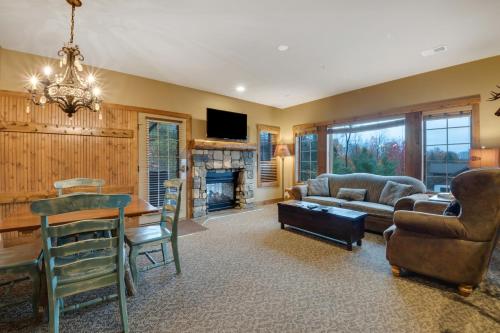 7320 Creekside Condo – Photos 3