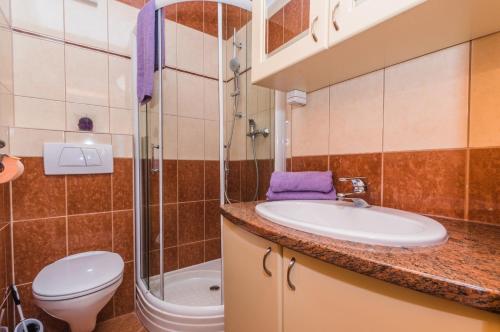 Kúpeľňa v ubytovaní Apartment in Crikvenica with sea view, terrace, air conditioning, WiFi 3492-5