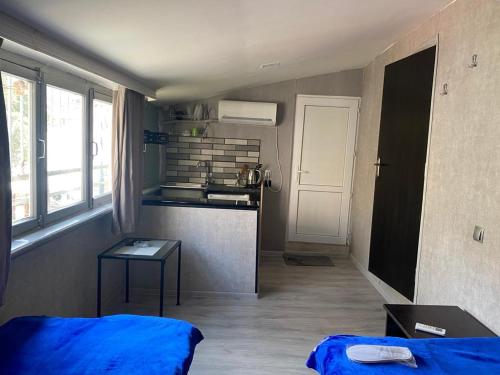 Kuchyň nebo kuchyňský kout v ubytování Kiev hotel