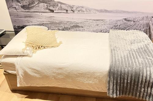 SMALL LUX BEACHCITY LONG STAY FREE PARKiNG