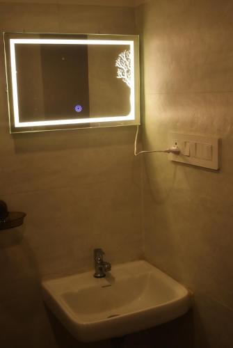 Un baño de Mountainview Paradise - Cozy 1bhk amidst mountains