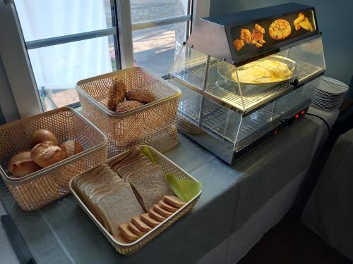 B&Bの敷地内または近くでの食事または食べ物