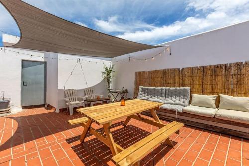 Apartamento en la calle principal con solarium.