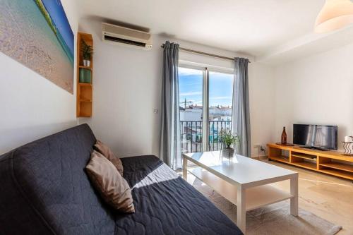Apartamento en la calle principal con solarium.