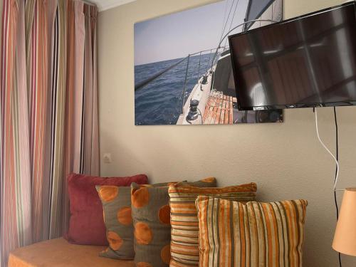 Confort 2 pièces avec terrasse, piscine et parking - FR-1-504-673