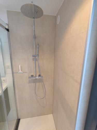Bilik mandi di Vakantiewoningen Eyveld