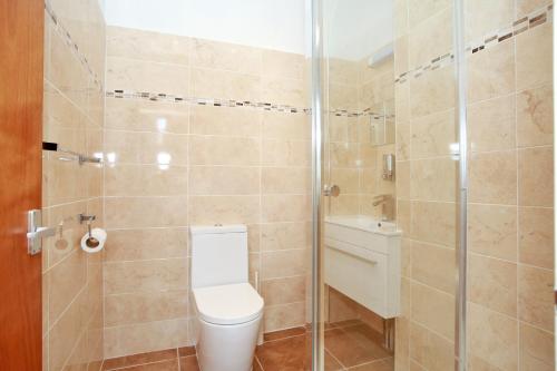 A bathroom at CitiHouse Aberdeen West End 