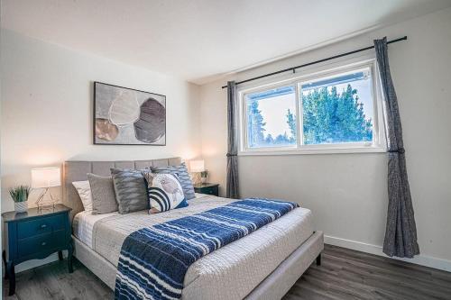 Katil atau katil-katil dalam bilik di Seatac 2 BR Upper Unit 5 min to Airport
