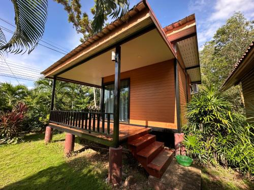 Imagen de la galería de Koh Jum Bungalow & Hostel, en Ko Jum