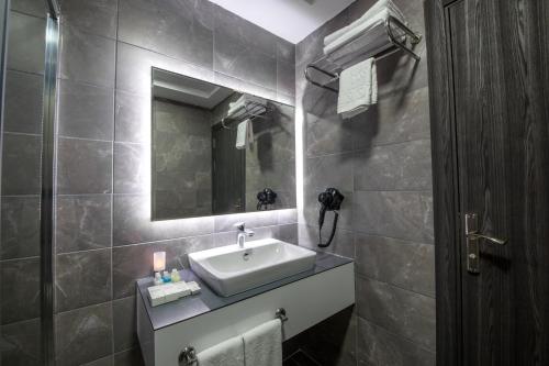 Koupelna v ubytování Cavit Duvan Prestige Hotel