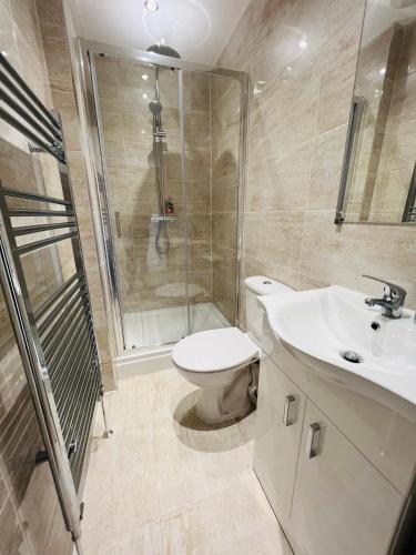 2025 Award Winner Liverpool Peach House - 4 Bedrooms photo 57