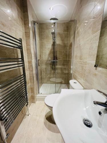 2025 Award Winner Liverpool Peach House - 4 Bedrooms photo 56