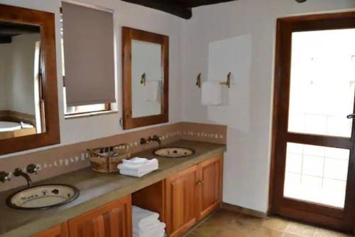 Koupelna v ubytování Zebula Golf and Wildlife Estate - Moonlit Sky 10 pax - Moi Signature Luxury villa