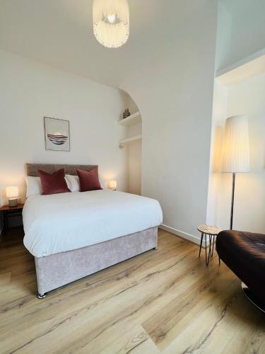 2025 Award Winner Liverpool Peach House - 4 Bedrooms photo 5