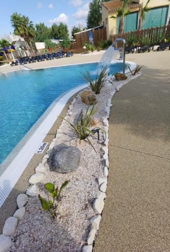 Mobil-home à valras-plage au Camping les sables du Midi