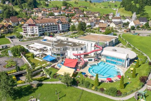 Bazén v ubytování Swiss Holiday Park Resort nebo v jeho okolí