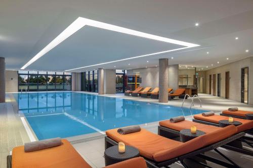 Bazén v ubytování Hilton Batumi nebo v jeho okolí