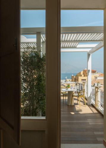 Vista generica sul mare o vista sul mare dall'interno del bed & breakfast
