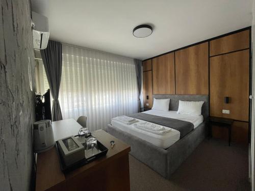 Φωτογραφία από το άλμπουμ του New Prishtina Luxury Rooms στην Πρίστινα
