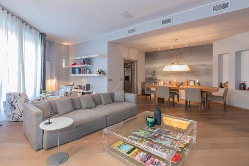 I-Host Apartment - Premium 3BR & 2BA