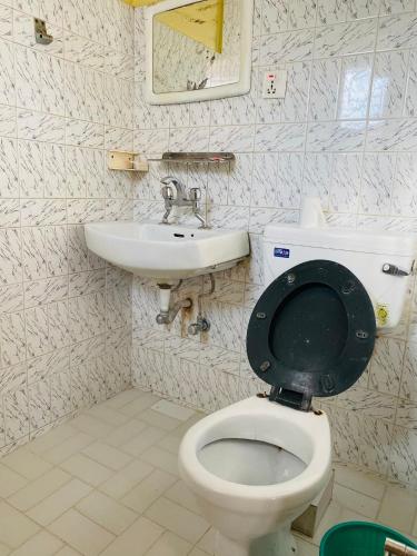 Ванная комната в New United Hotel