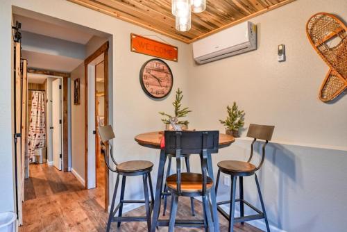 Gambar di galeri bagi Fox Den Cozy Mountain Apt In GMF di Green Mountain Falls