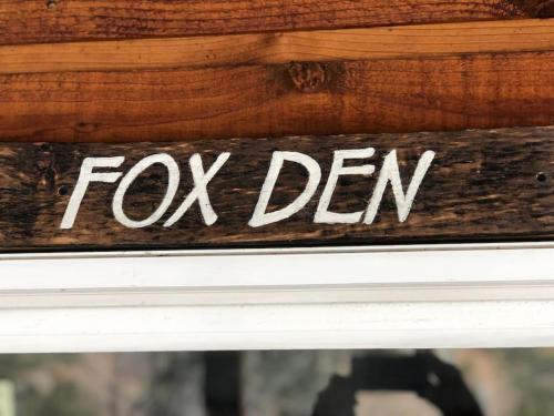 Gambar di galeri bagi Fox Den Cozy Mountain Apt In GMF di Green Mountain Falls