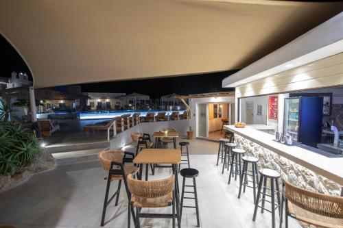 Gallery image of Alexandros Mykonos in Klouvas