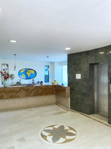 Hotel Continental Plaza Barranquillaのロビーまたはフロント