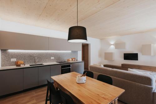 Kuchyň nebo kuchyňský kout v ubytování Falcade Lodge