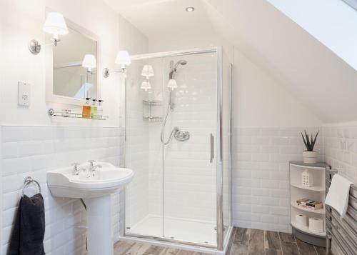 Phòng tắm tại Oak Cottage - Seasgair Lodges