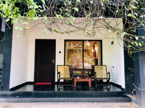 Un patio o zona al aire libre en Dambulla Rock Arch