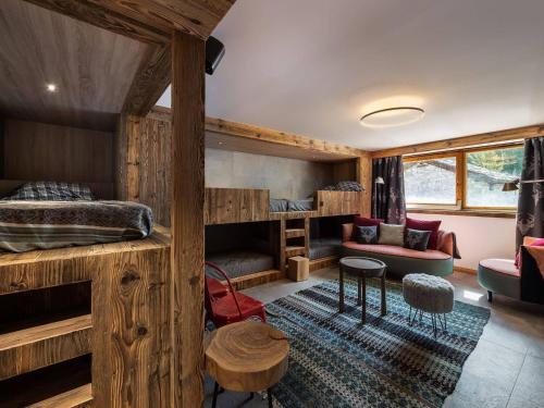 Chalet de luxe familial à Val d'Isère avec spa, proche des pistes et équipements premium