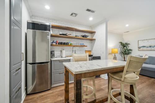 Galeriebild der Unterkunft Downtown Wilmington Studio in Historic District! in Wilmington