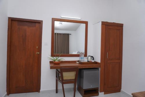 Imagen de la galería de SURF UNA BEACH HOTEL, en Unawatuna