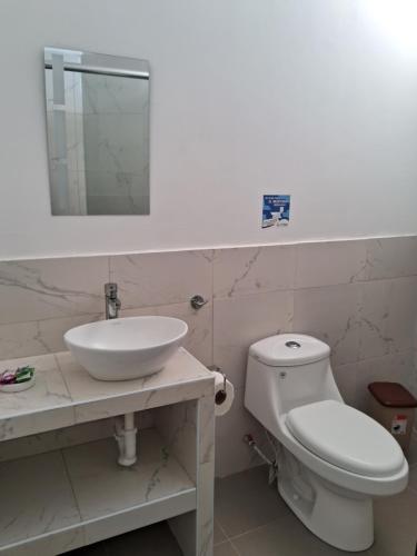 Ένα μπάνιο στο Las Fragatas Casa Hotel