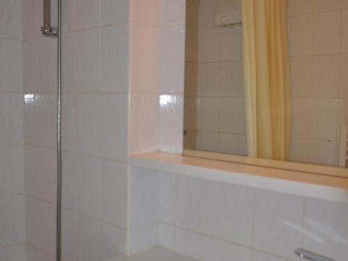 Kúpeľňa v ubytovaní Appartement cosy à 200m des pistes du Linga, balcon sud, parking inclus ! - FR-1-693-47